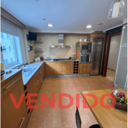 VENDIDO. Dúplex en Narón